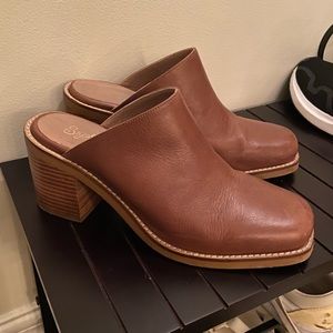 Seychelles leather mule clogs